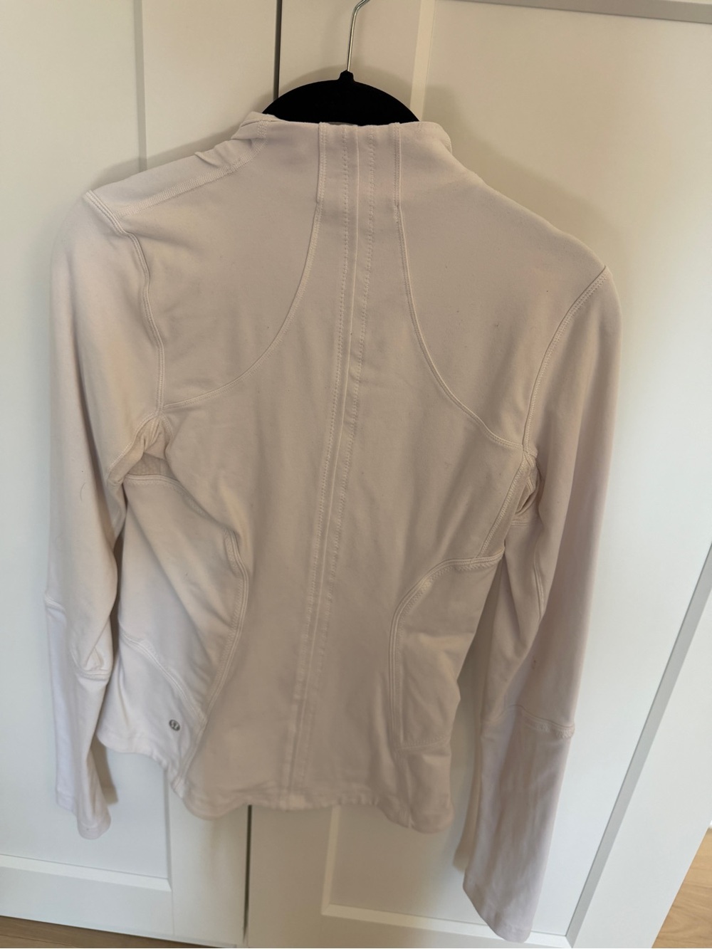 LuluLemon - Women’s White Zip-Up Jacket - Picture 2 of 3